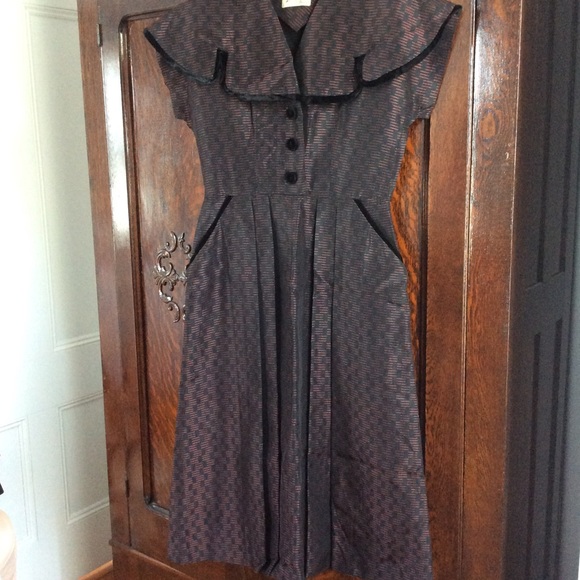 Vintage 40’s structured taffeta dress - Picture 2 of 7
